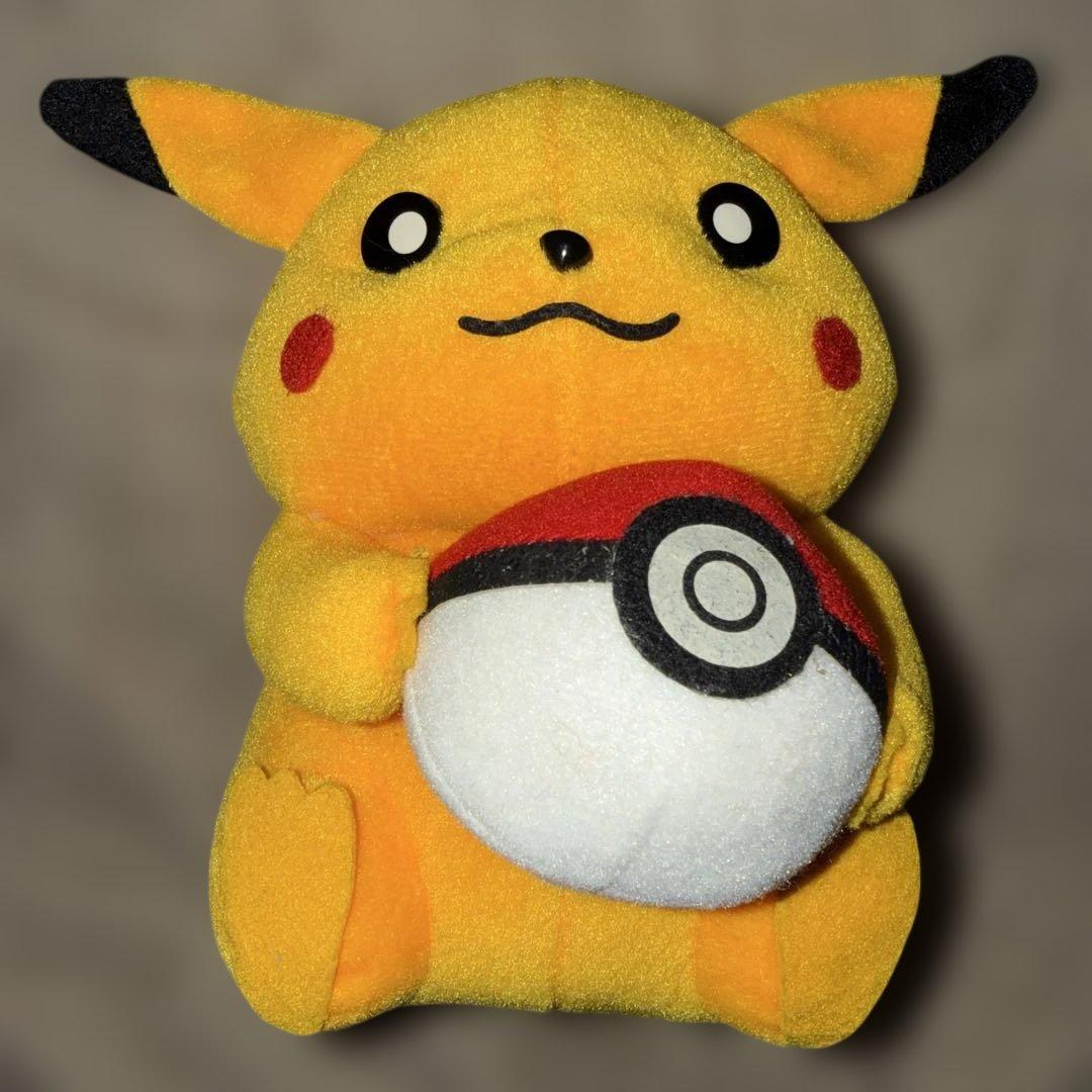 ピカチュウ ぬいぐるみ モンスターボール付き モンスターボールがポケモンに変形する“ポケモン くるりんぬいぐるみ