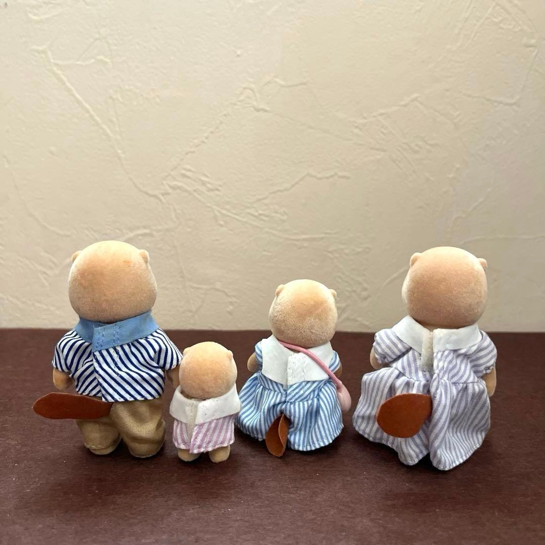 廃盤品】シルバニア 旧ラッコファミリー - メルカリ