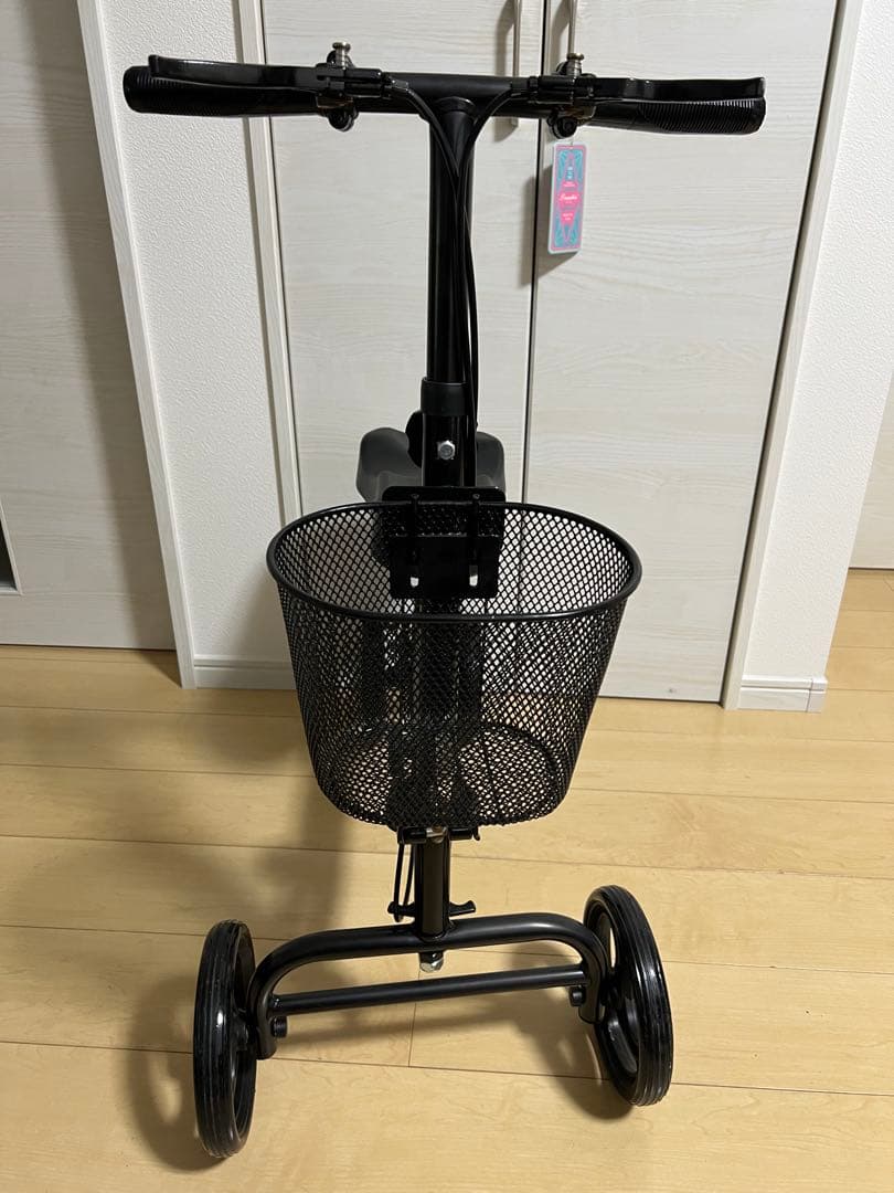 松葉杖いらず ニースクーター 膝用歩行器 バスケット付 - メルカリ