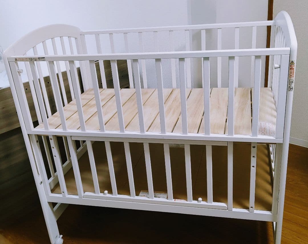 【専用】カトージ　ハイポジション ベビーベッド アーチ（ホワイト） ハイタイプベビーベッド（プチホワイト）」について｜カトージの商品