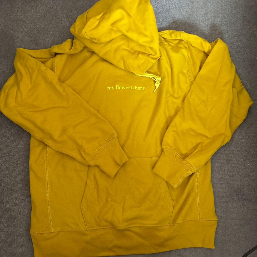 新品未使用】藤井風 花フーディー マスタード Mサイズ - メルカリ