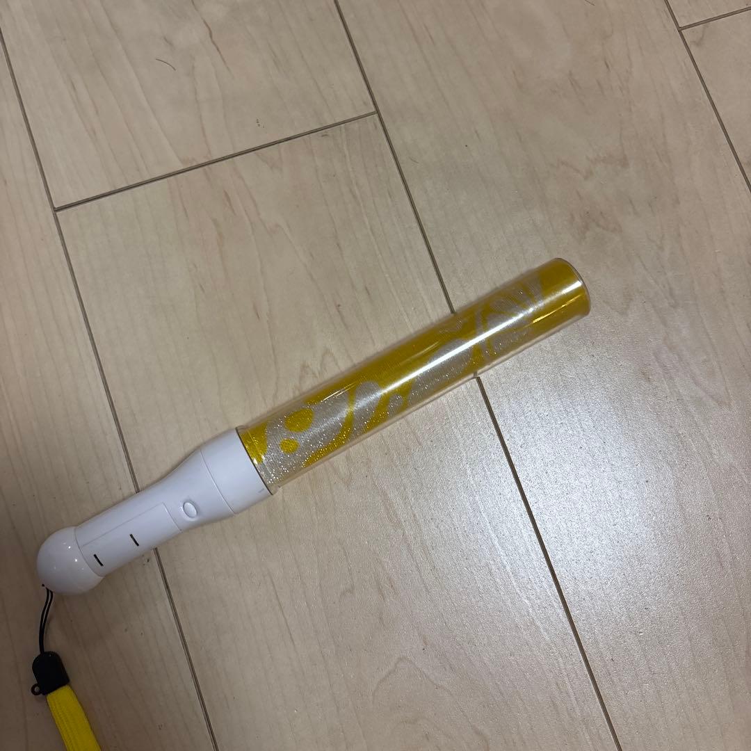 (うさ様用)mi!kペンライト イエローラメペンライト ストラップ付き dショッピング |ペンライト ストラップ 電池式 コンサート 推し活 15色