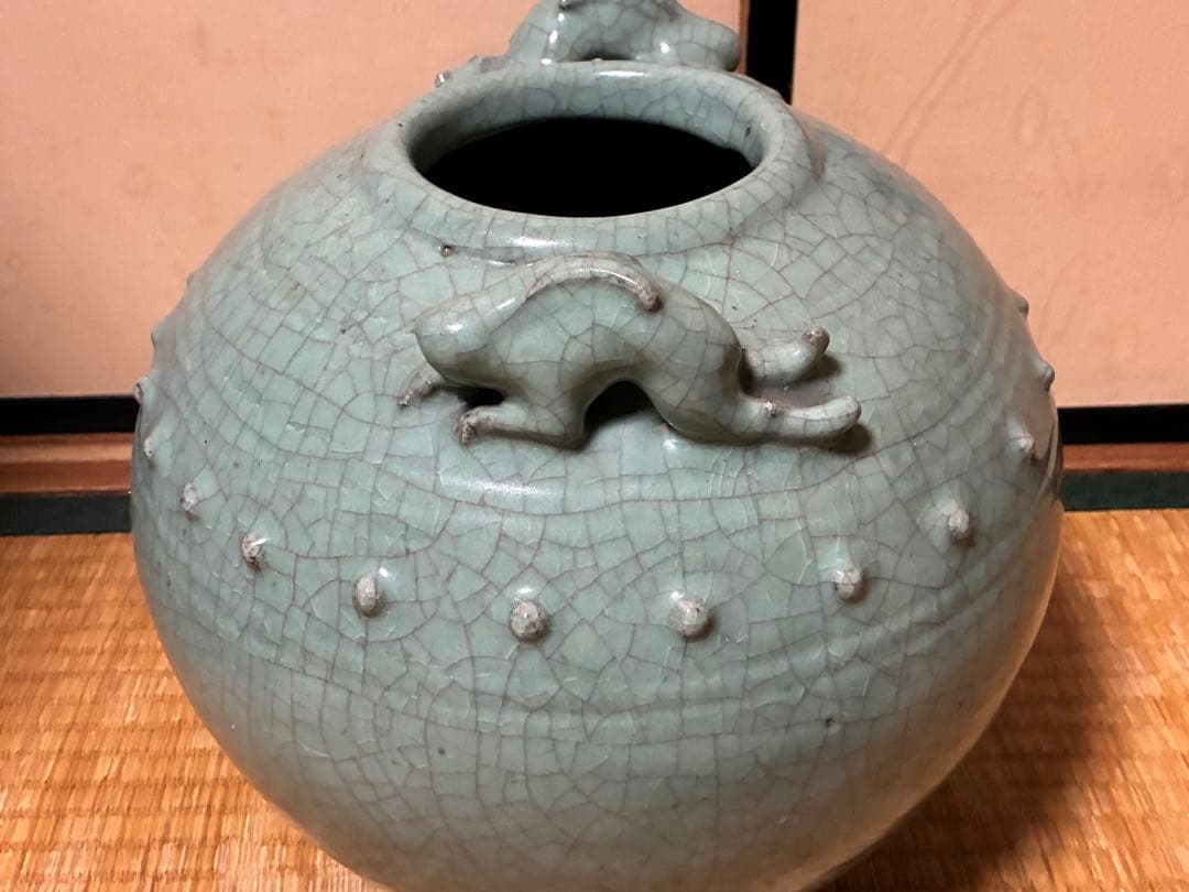中国 龍泉窯 ひび割れ釉薬 獣耳付 丸壺 唐物 - Mercari Japan