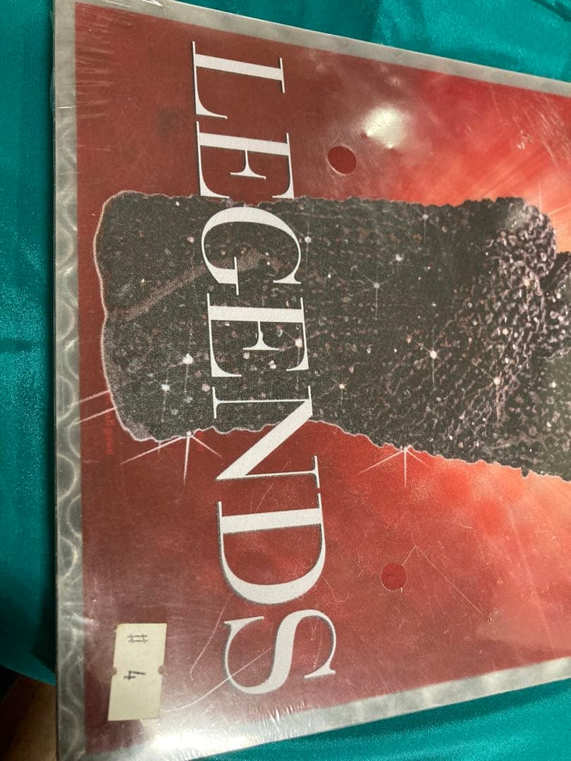 Julien's AUCTIONS 【LEGENDS】です - メルカリ