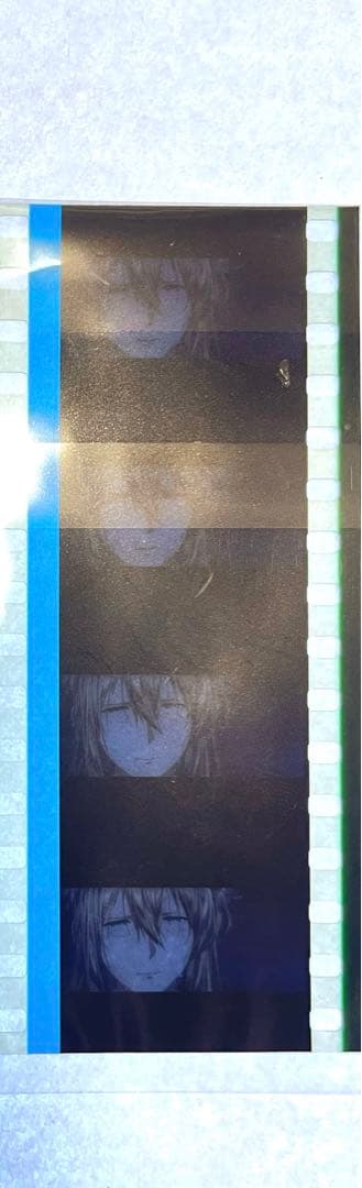 ヴァイオレット・エヴァーガーデン 入場者特典　コマフィルム　アップ　　① 劇場版 ヴァイオレット・エヴァーガーデン』観客動員数4週連続TOP3