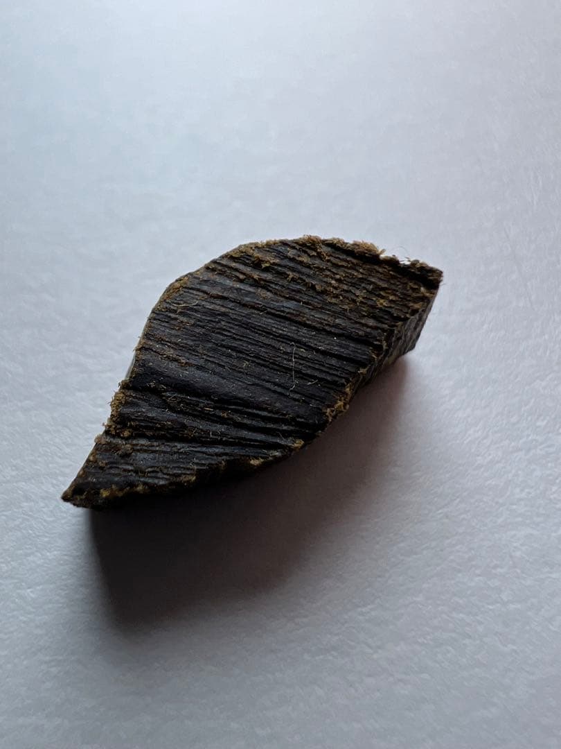 古渡命銘木 貳/二百種名香　真南蛮　銘【吐月】0.681g 香木/沈香/伽羅