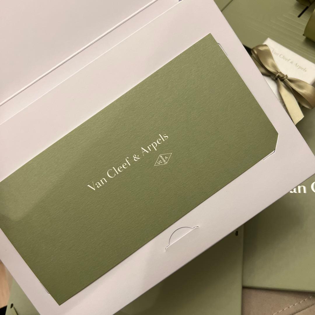 ヴァンクリーフアーペル 空箱 オンライン購入 - メルカリ