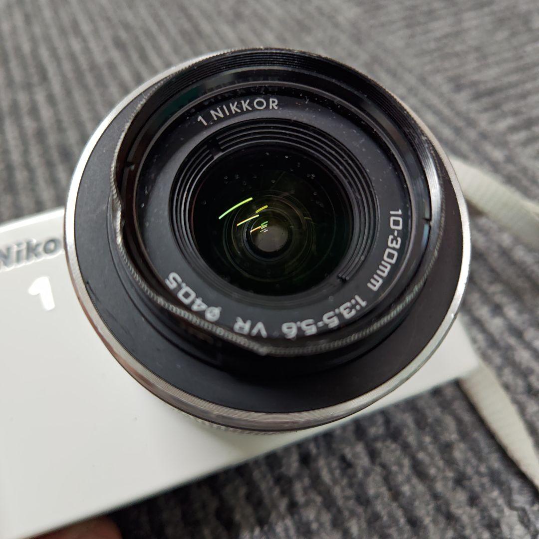 ジャンク】Nikon 1 J1 ミラーレスカメラ ホワイト - メルカリ