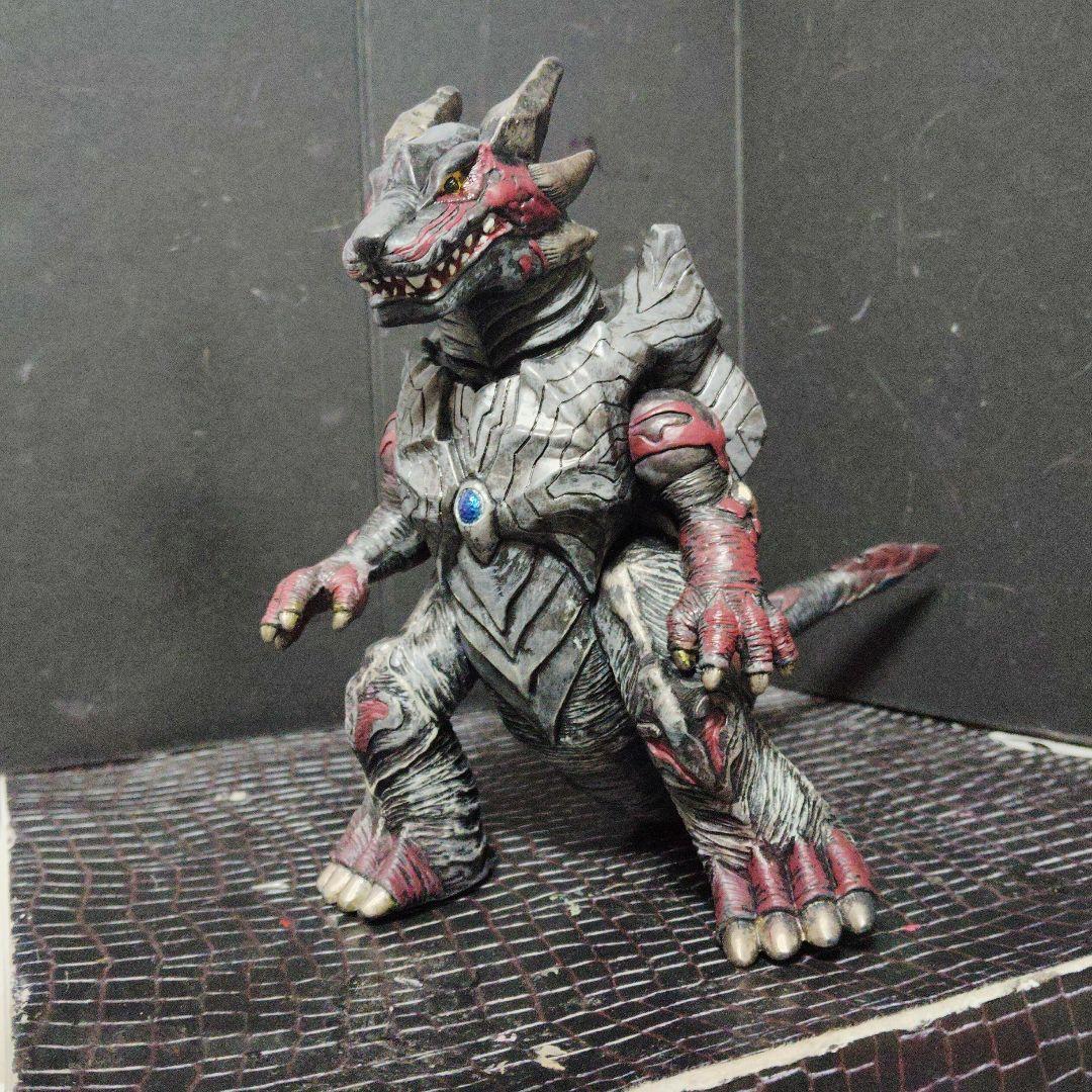 上野淳子様専用ウルトラ怪獣旧型絶版ソフビ - メルカリ