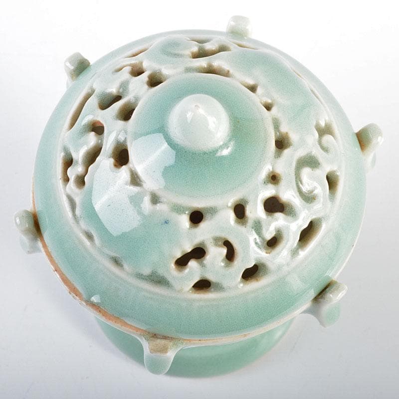 中国 高麗青磁 雷文 香炉 透かし火屋 時代箱付 V R4587 - メルカリ