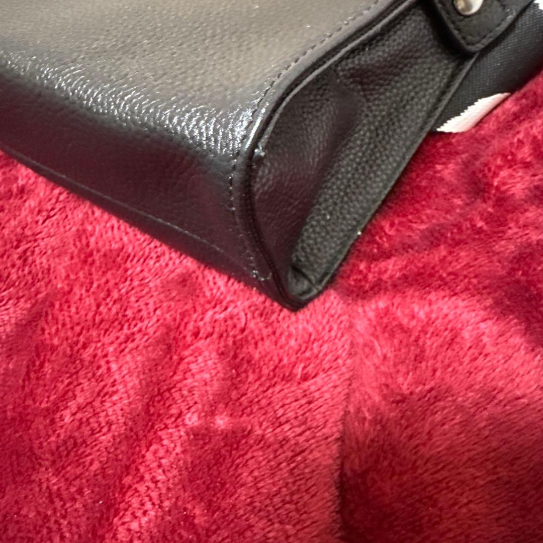 イアハピヨネ　《本革/軽量470g》柄ワイドテープショルダーバッグ/ボディバッグ