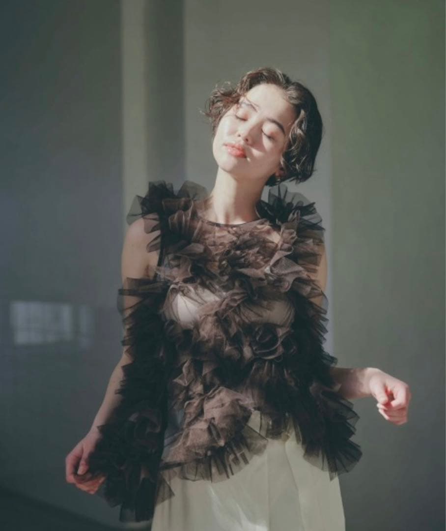 NOTREemor asymmetry tulle tops