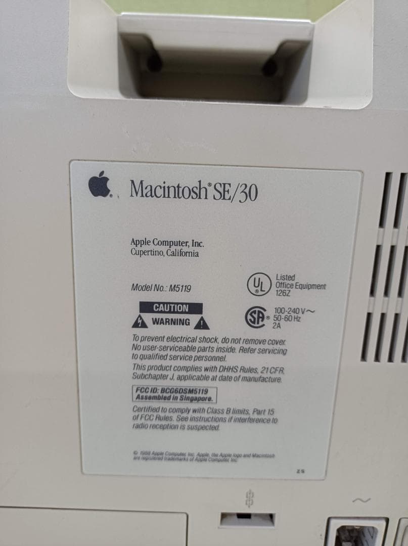 都《MNLAK》Macintosh　SE/30　液晶　キズ多い　レトロ