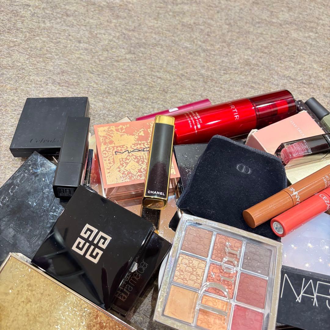 ブランド デパコス多め！ コスメ 化粧品大量纏め売り約40点