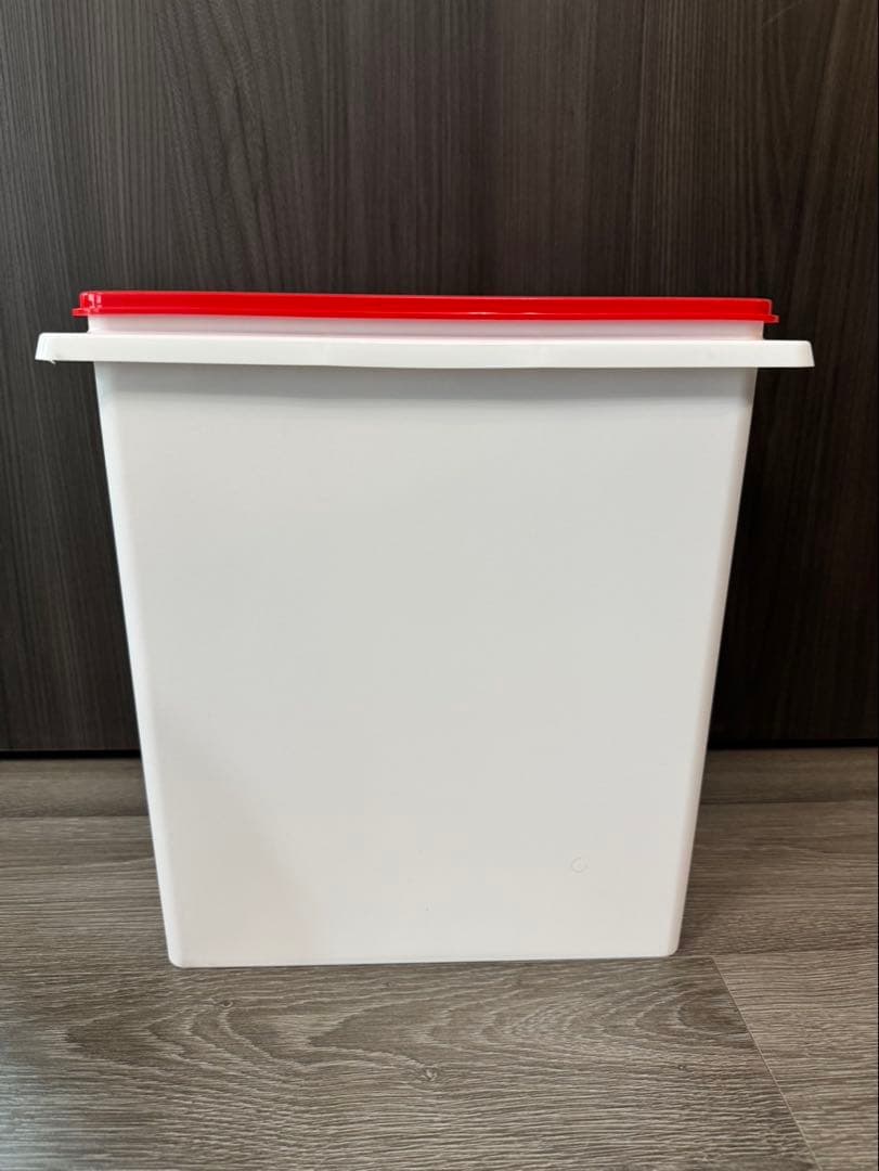 【新品未使用傷あり】タッパーウェア　10キロ　ライスキーパー タッパーウェア 保存容器 10キロキーパー 米びつ ライスキーパー 送料