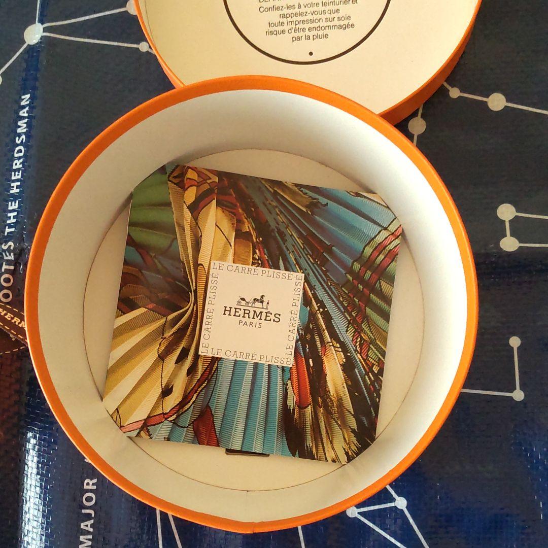 レア HERMES エルメス 大小2個の丸い箱 リボン付 ボックス - メルカリ