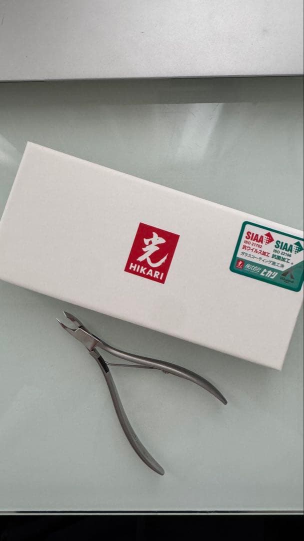 光キューティクルニッパー　Tiara by Felicia 4mm 光 Tiara by felicia 4mm キューティクルニッパーの卸・通販