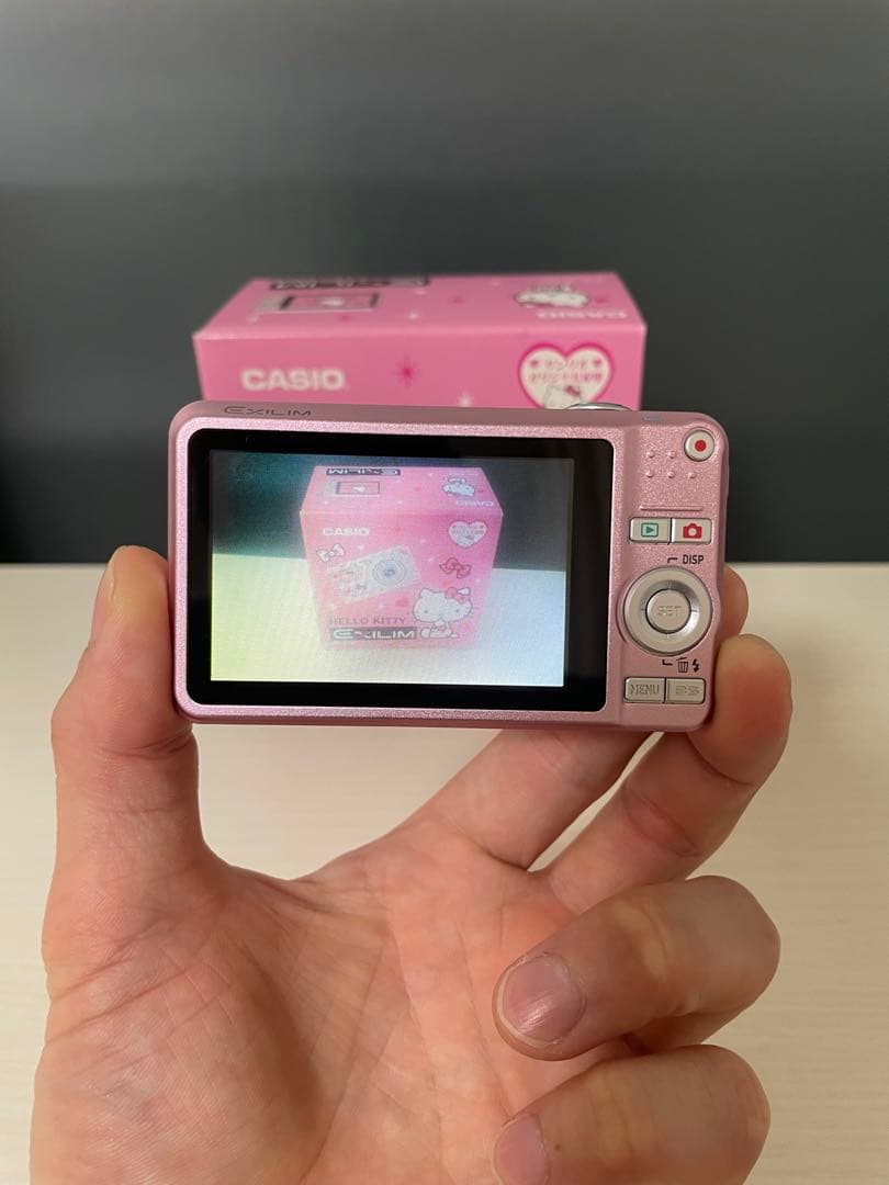 CASIO EXILIM EX-Z80 ピンク ハローキティ デジカメ - メルカリ