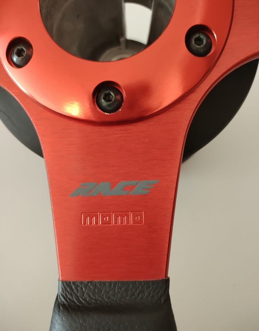 時限値下げ momo RACE ステアリング メタリックレッド TYP D35 - メルカリ