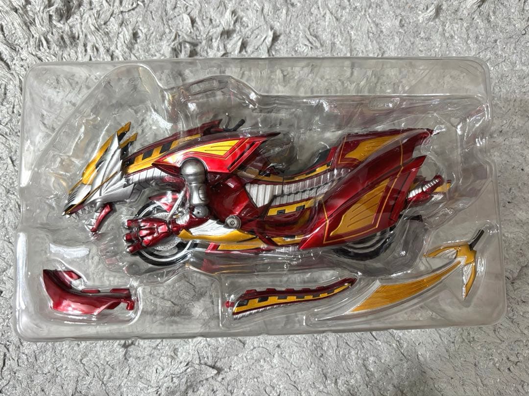 S.H.Figuarts 仮面ライダー龍騎サバイブ&ドラグランザーセット