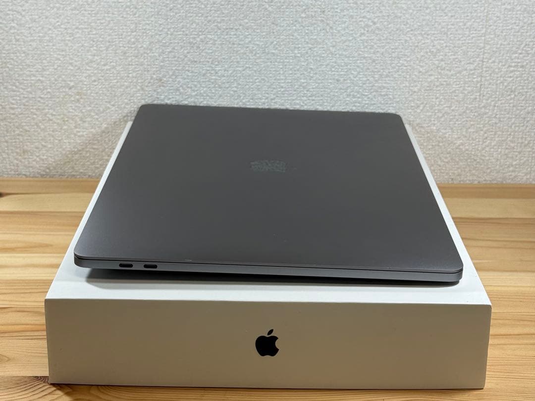 MacBook本体 MacBook Pro 15 2016 Touch Bar i7/16/500