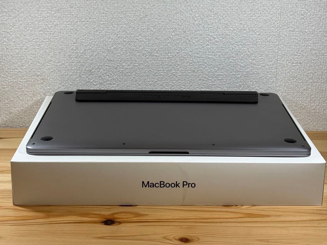 MacBook本体 MacBook Pro 15 2016 Touch Bar i7/16/500