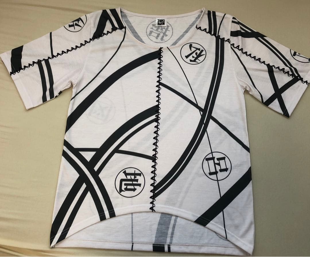 ゴールデンカムイ展 囚人暗号Tシャツ 刺青人皮 - メルカリ