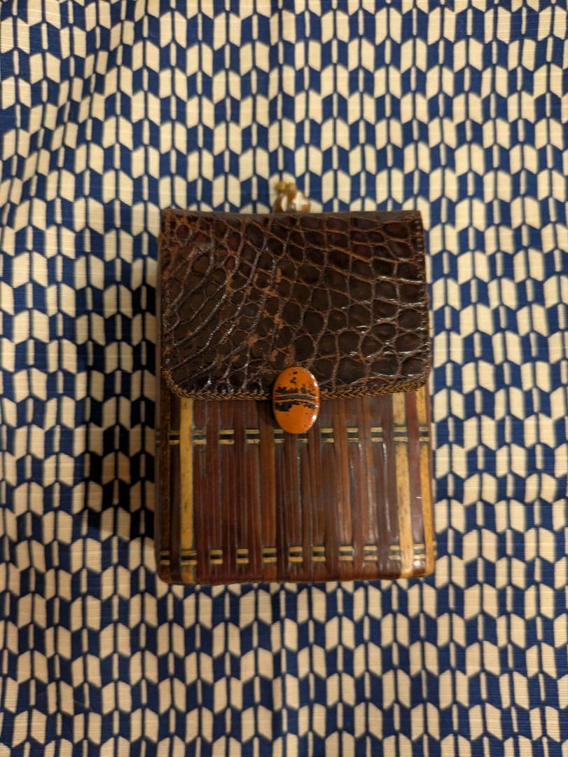 希少！江戸　明治期　煙草入れ　小物入れ　骨董　竹細工　根付 古道具 – 煙草入れ – | 新風館 ShinPuhKan