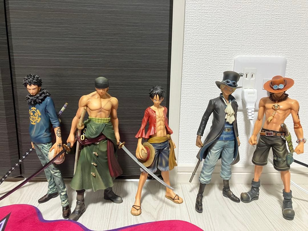 OneMall provides Mercari products: MSP ルフィ、ゾロ、ロー、サボ