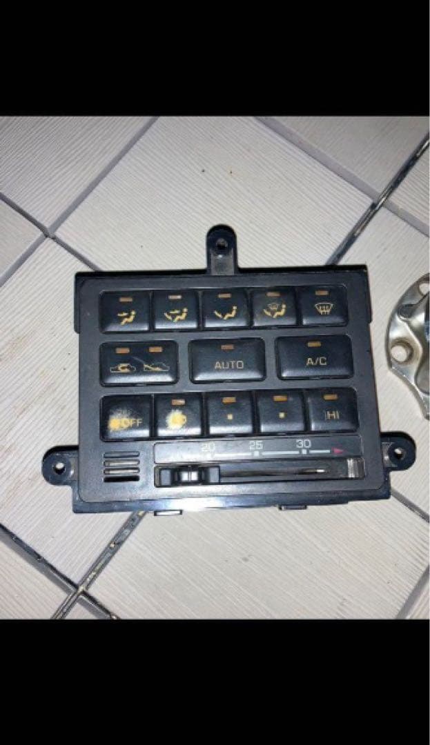 希少 入手困難 トヨタ純正 ランクル80 エアコンスイッチ ヒーター