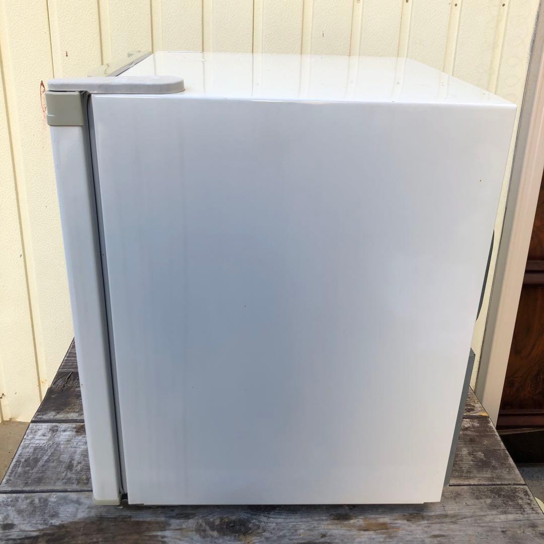 東芝 ノンフロン 冷蔵庫 GR-HB40GA(W) 38L 小型冷蔵庫 ③ - メルカリ