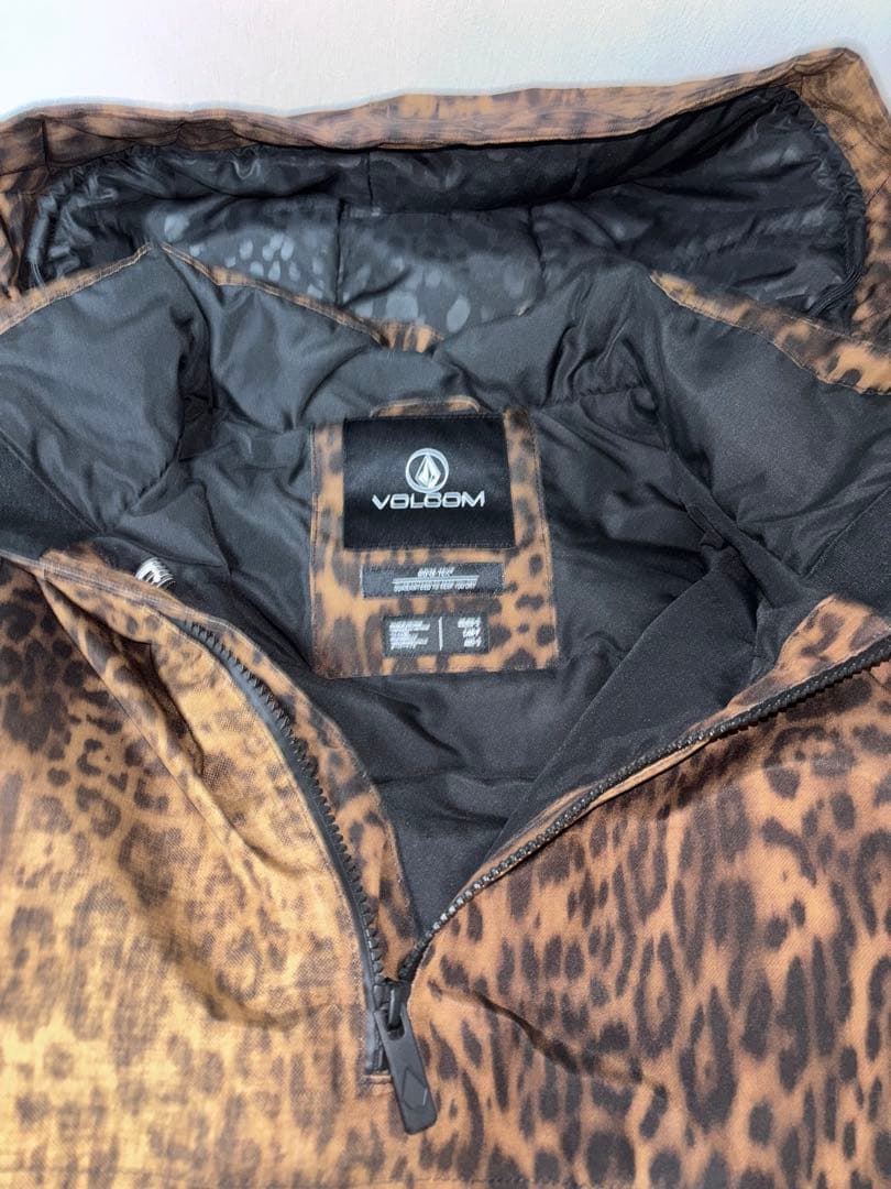 VOLCOM ヒョウ柄 スノーボードウェア GORE-TEX - メルカリ
