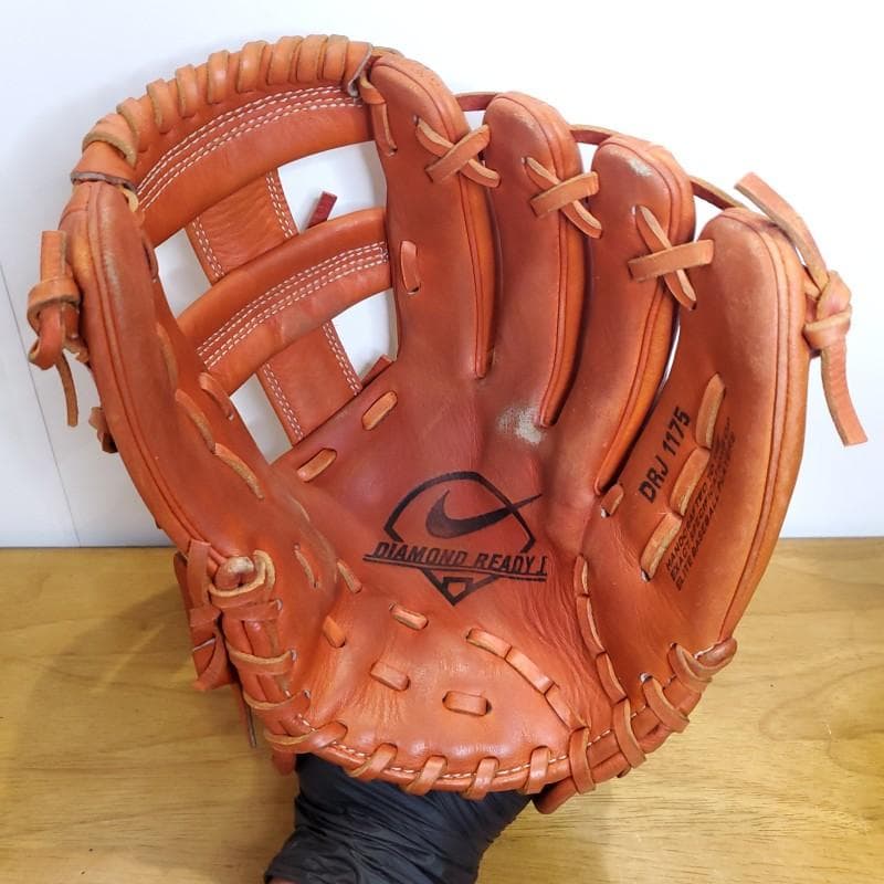 NIKE ナイキ ダイアモンドレディJ 廃盤品 レア 軟式グローブ - メルカリ