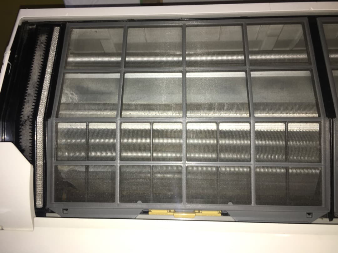 日立 白くまくん エアコン おもに18畳用 RAS-WBK56H2-W リモコン