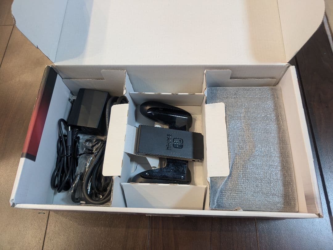 NintendoSwitch　本体　欠品無し　初期化済み