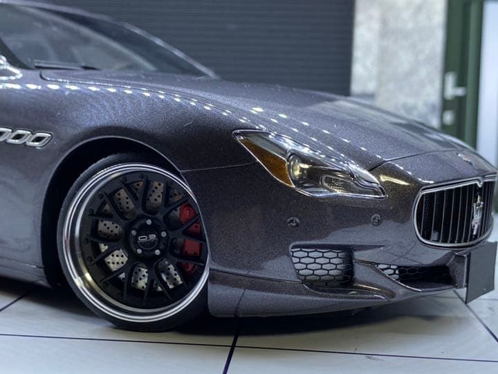 1/18 オートアート マセラティ クワトロポルテ GT S グレー カスタム