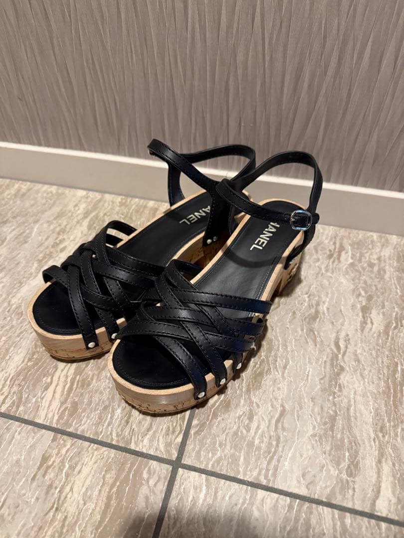 シャネル　CHANEL ウッドソール　サンダル　37サイズ CHANEL（シャネル） サンダル ココマーク ウッドソール サイズ36 日本