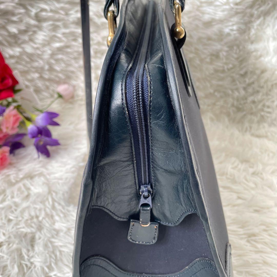 Burberrys ヴィンテージバーバリーネイビーハンドバッグ内側ノバ