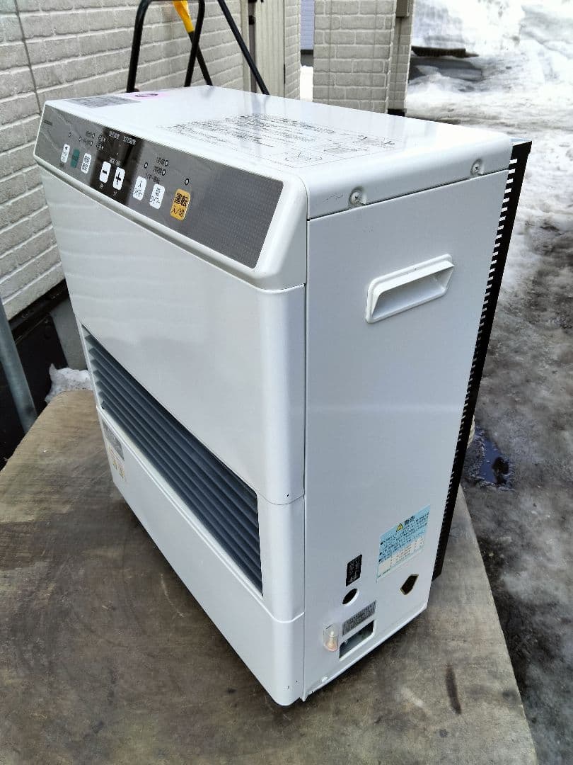 札幌発コロナFF温風石油ストーブ！品番「FF‐VG4215S」2016年式中古②