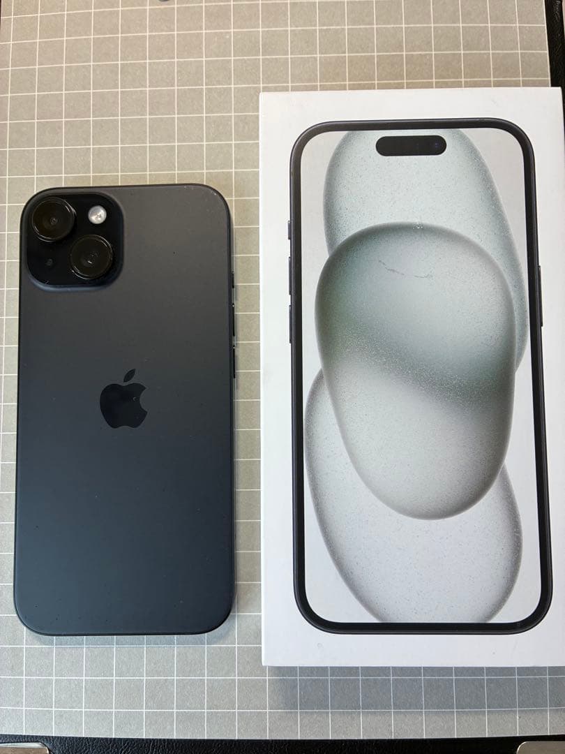 iPhone 15 ブラック 128GB SIMフリー　美品　最終値下げ Amazon | 【整備済み品】 Apple iPhone 15 128GB ブラック SIMフリー