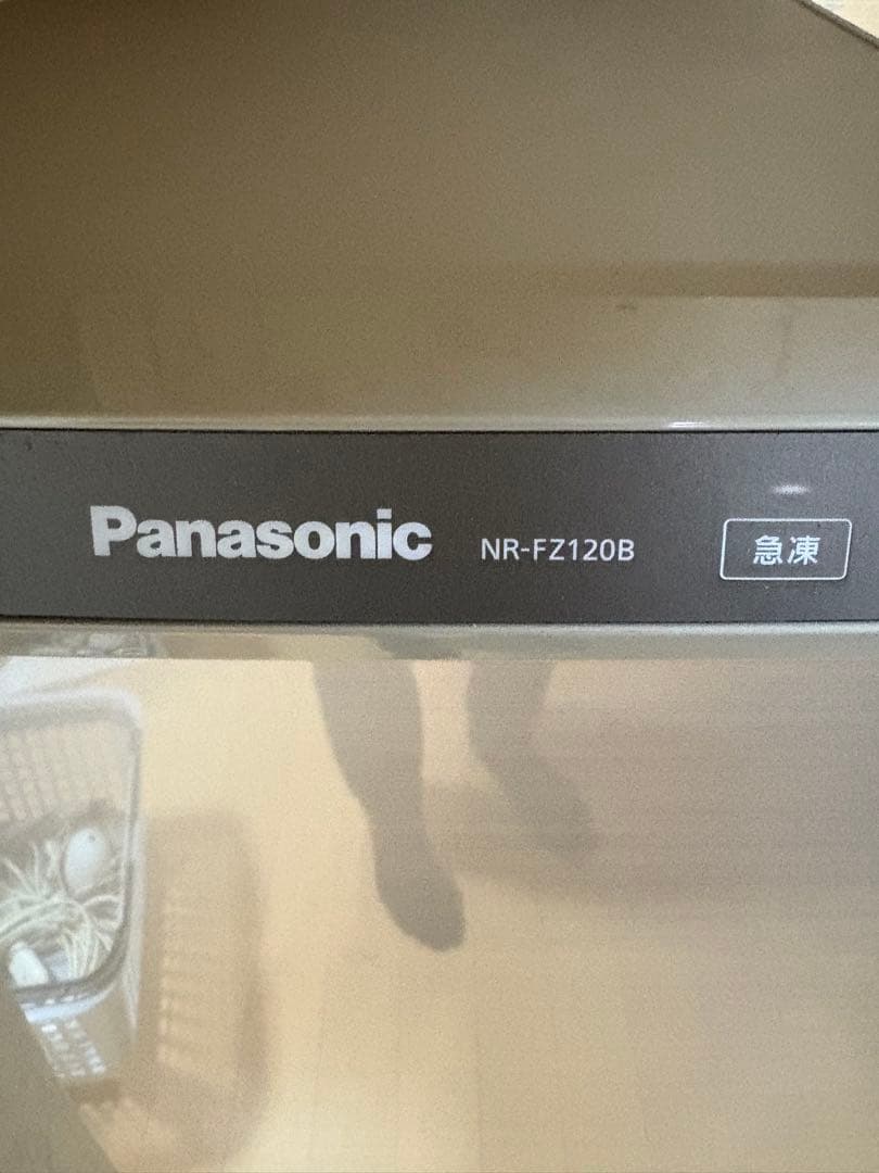 つとぶー状態良好!! 美品Panasonic 冷凍庫 NR-FZ120B NR-FZ120B 冷凍庫 シャイニングシルバー [121L /1ドア /右開きタイプ