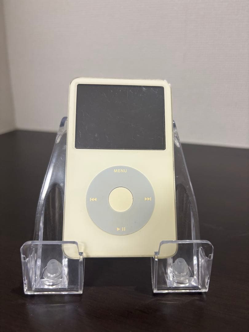 iPod 第5世代 モデルNO.A1136 30G - メルカリ