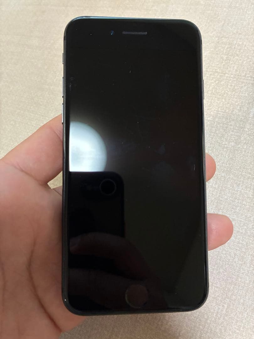 美品 iPhone 8 ブラック本体 バッテリー77% 64GB iPhone 8 リファービッシュ品 | Back Market