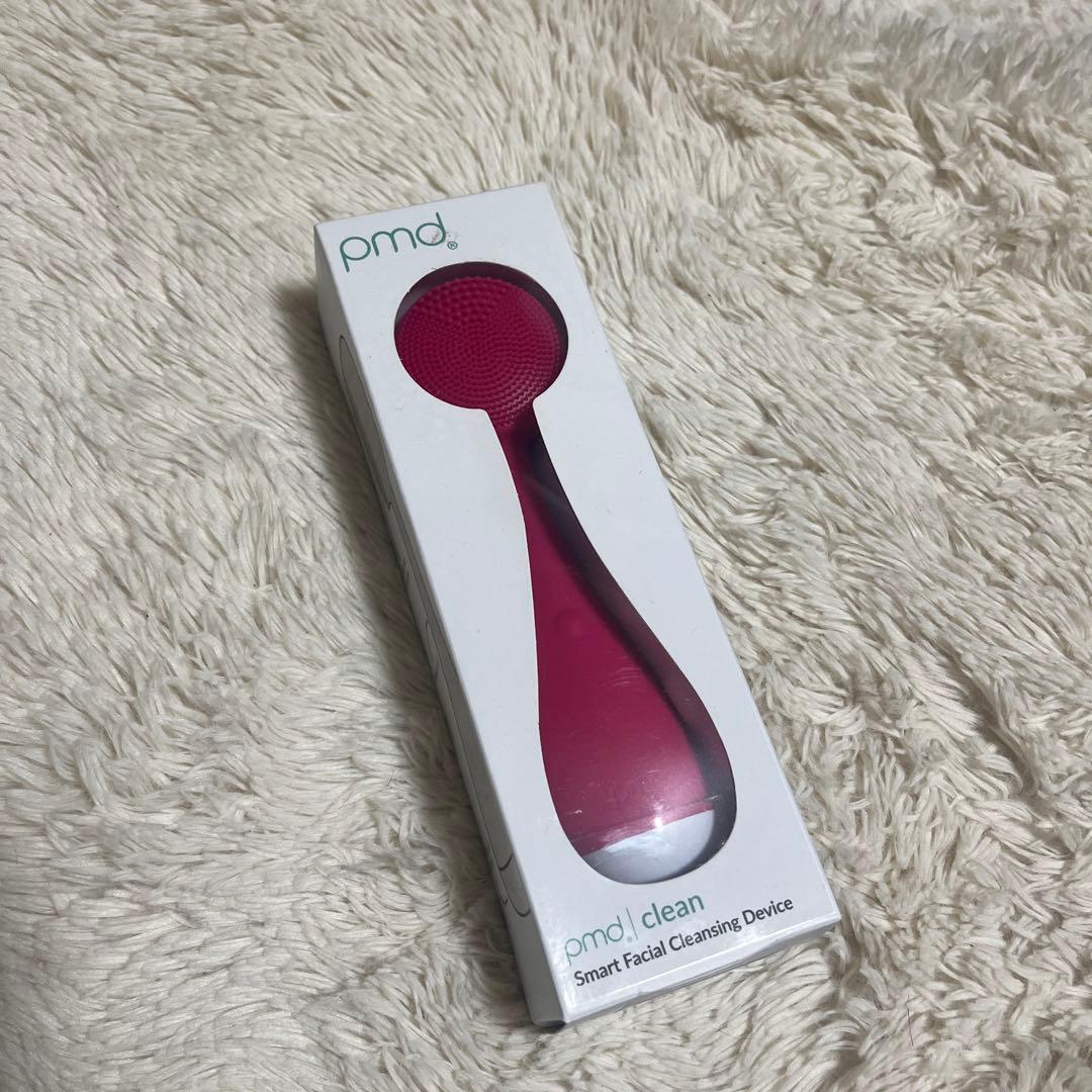 PMD Clean スマートフェイシャルクレンジングデバイス新品未使用 PMD Clean - Smart Facial Cleansing Device with Silicone Brush