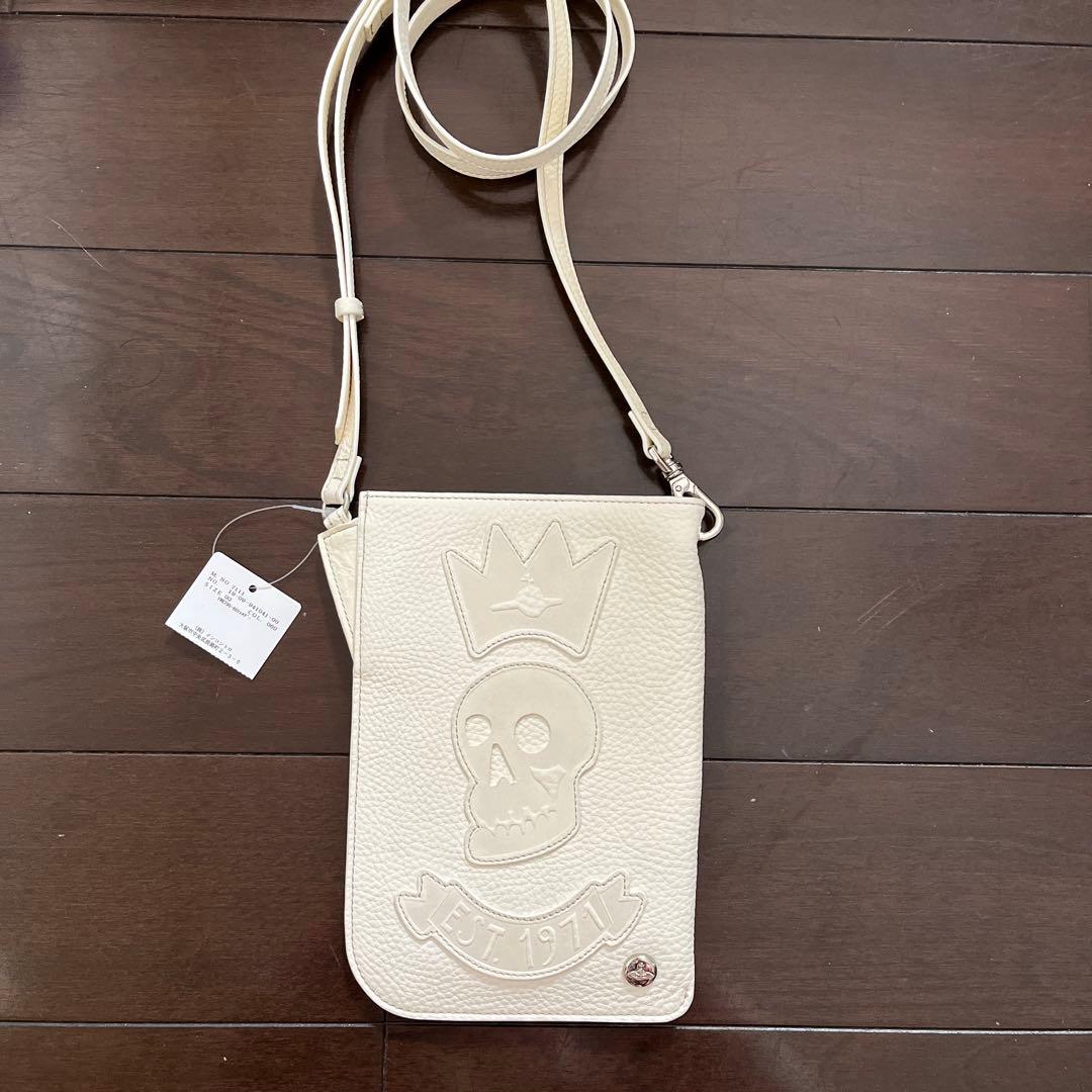 緊急SALE‼️ ヴィヴィアンウェストウッド　スカルショルダーポーチ　新品　白　革 緊急SALE‼️ ヴィヴィアンウェストウッド スカルショルダーポーチ 新品