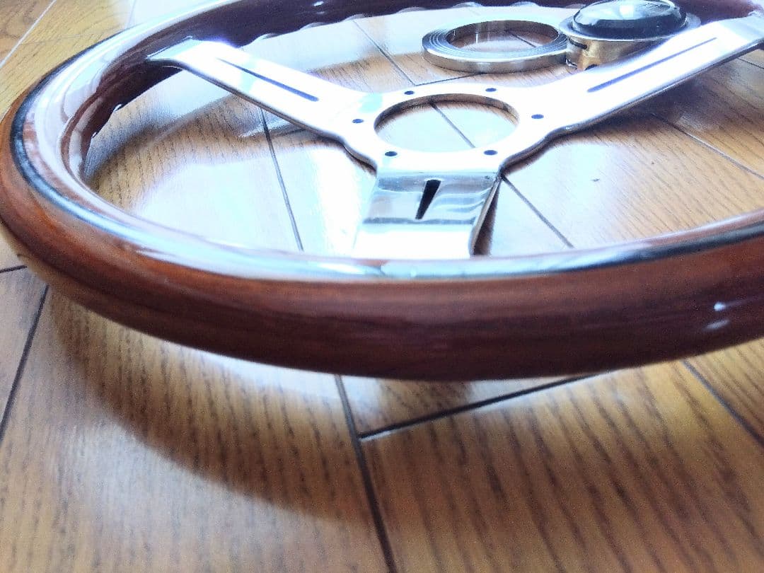 【NARDI Classic】32.5Φ〜 33Φ ウッドステアリング　ナルディ