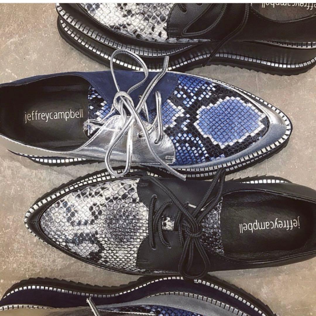 新品 未使用 ジェフリーキャンベル パイソン柄 レースアップシューズ