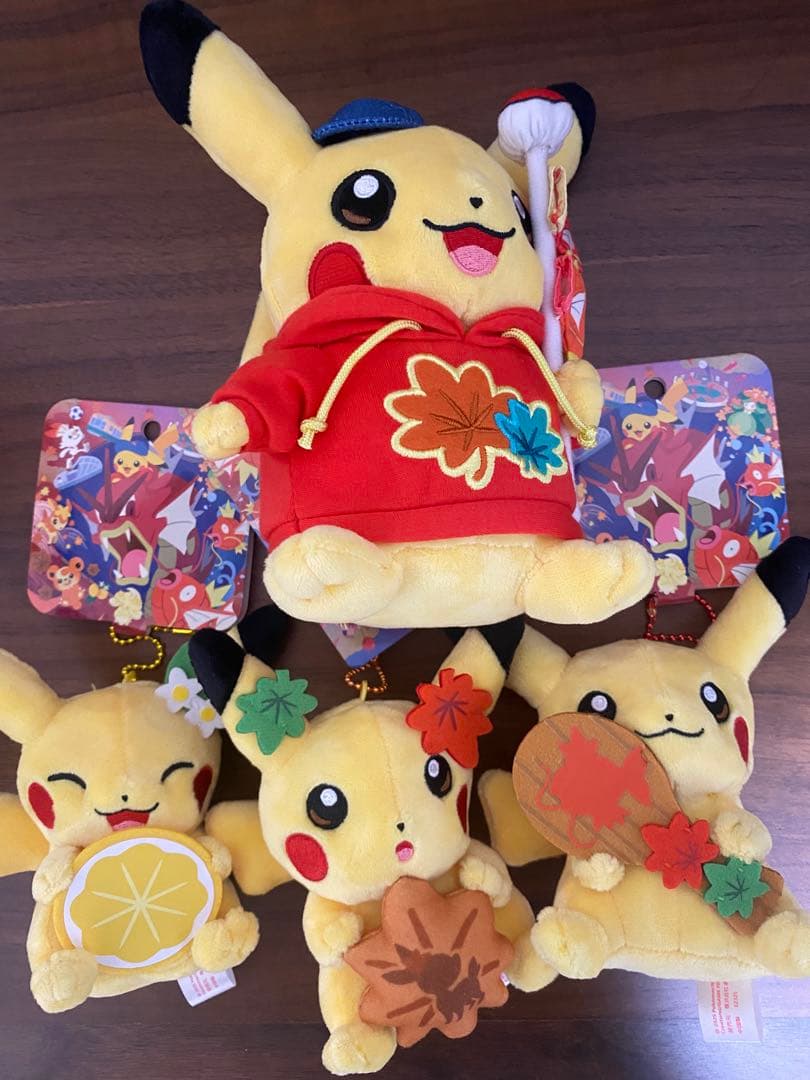 ポケモンセンターヒロシマ限定　ピカチュウぬいぐるみ4つ ぬいぐるみ ピカチュウとポケモンのぼり ポケモンセンターヒロシマR