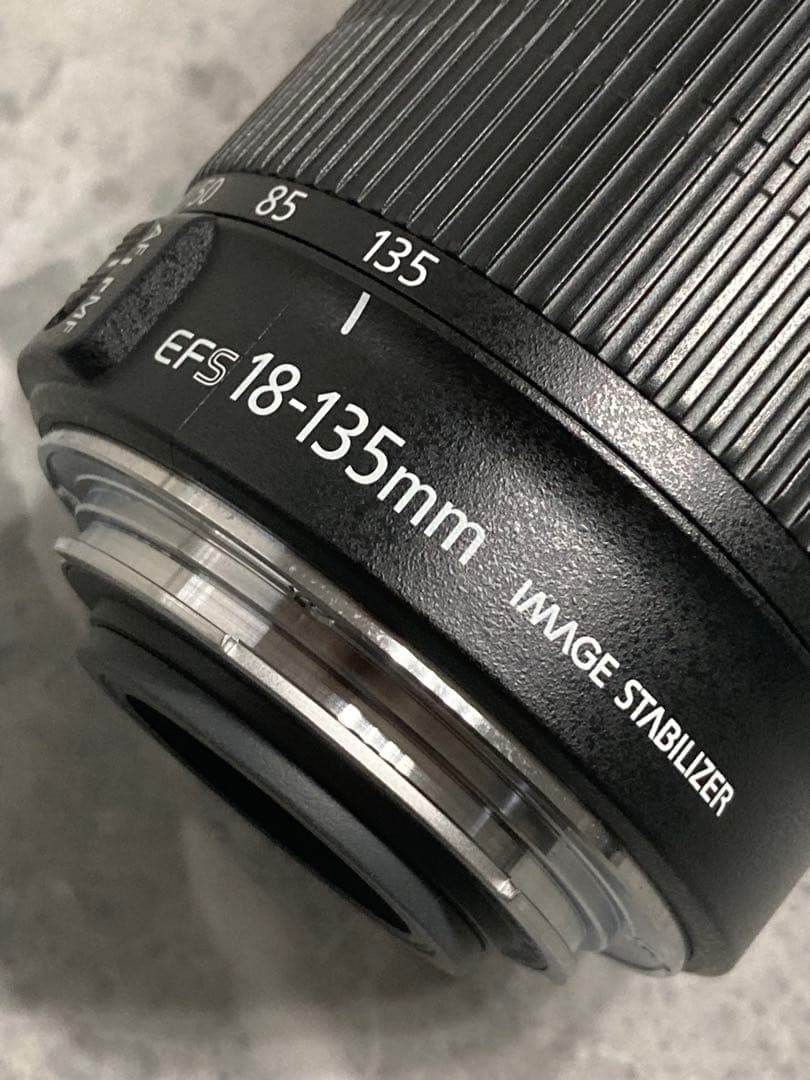 ⭐️美品⭐️Canon EF-S 18-135mm f/3.5-5.6 IS