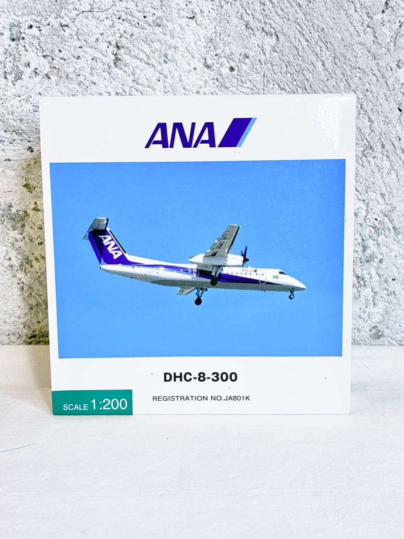 ANA DHC-8-300型 JA801K ボンバルディア 1:200・Q300 - メルカリ